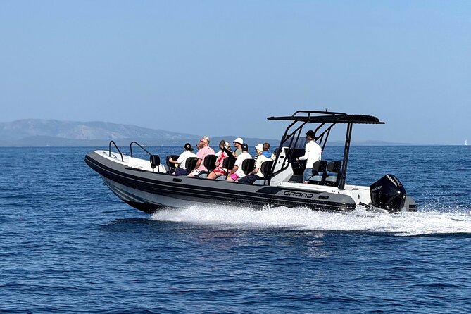 3 Islands Speedboat Tour: Golden Horn, Blue Lagoon & Jelsa Town - Who Should Book This Makarska Speedboat Tour