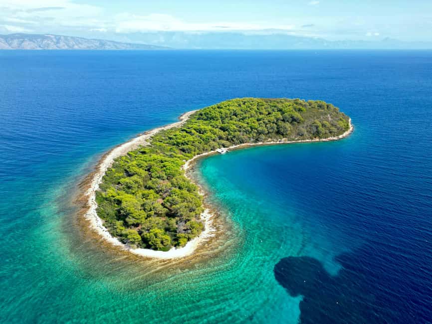 3 Islands Speedboat Tour: Golden Horn, Blue Lagoon & Jelsa - Zirje Beach (25 minutes): short snorkel stop, big payoff