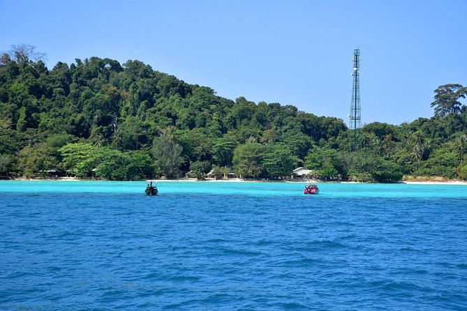 4 Island Snorkel Tour to Emerald Cave by Speed Boat from Koh Lanta - Koh Kradan: Thai buffet lunch on the beach