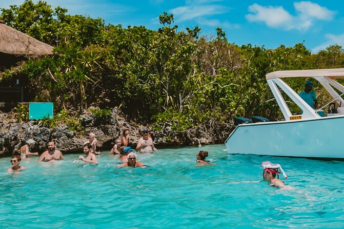 5 Islands Speedboat Cruise incl. Snorkeling in Blue Bay + Lunch at Ile aux Cerfs - Ile aux Cerfs: 45 minutes of island time and refreshments