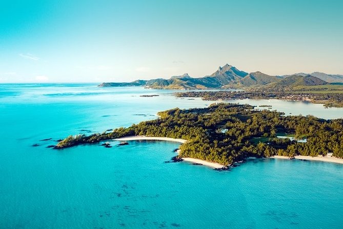 5 Islands Tour: NEW Private OCÉANE Speed Boat - Île aux Flamants: short stop, marine-life focus