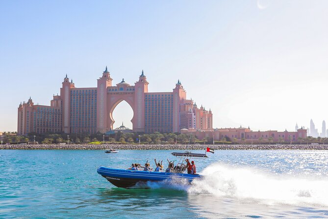 90 Minutes Speedboat Tour: Marina, Atlantis, Palm & Burj Al Arab - What’s included on board, and what to bring