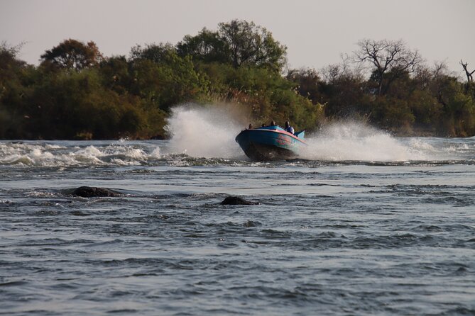 Adrenaline Jet Boat Safari in Victoria Falls - From Palm River Hotel to the jetty: how the 1 hour 40 minutes works
