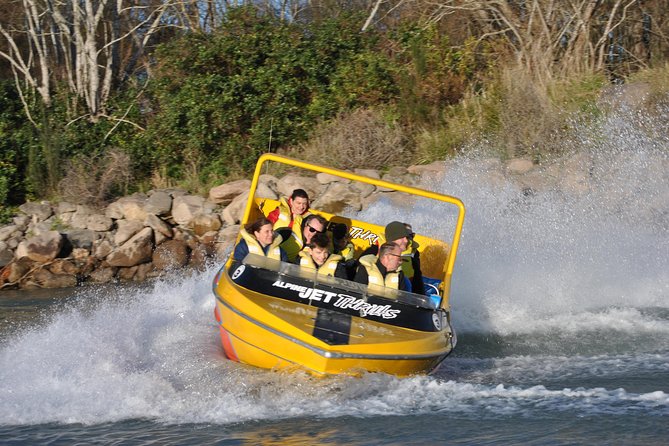 Akaroa Shore Excursion: Christchurch City Tour and Jet Boating - Safety and skill: what the “race-driver” style really means