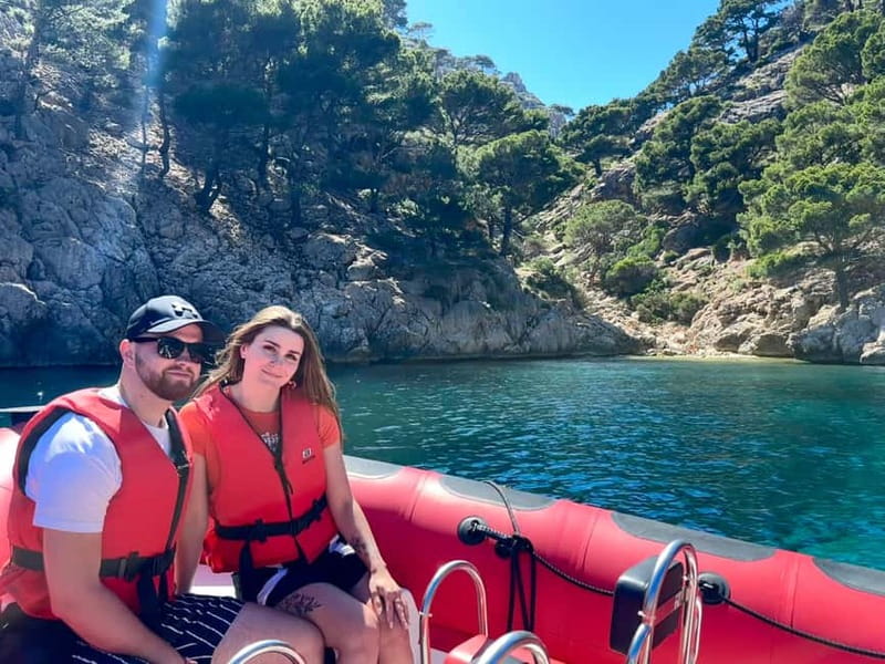 Alcudia: Sightseeing, Sea Caves & Snorkel Speedboat Tour - Music, guide energy, and why “fun” isn’t random here