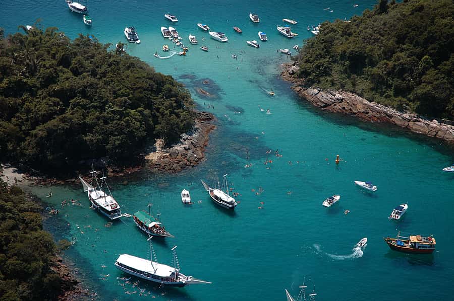 Angra dos Reis: 5-Stop Ilha Grande Speedboat Tour - Lagoa Azul: the natural aquarium snorkeling stop