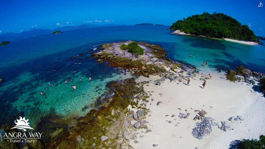 Angra dos Reis: Super Lagoa Azul Speedboat Tour - Boat comfort and group size (up to 18)