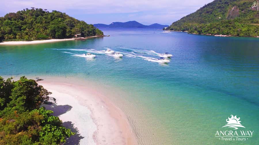 Angra dos Reis: Super Lagoa Azul Speedboat Tour - Portuguese on board: how communication works