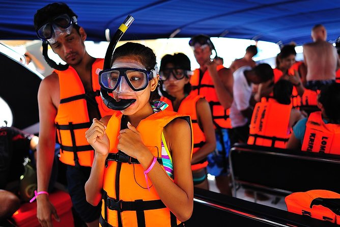 Angthong National Marine Park Trip By Speedboat From Koh Samui - Stop 3: Wua Ta Lap snorkeling for marine life