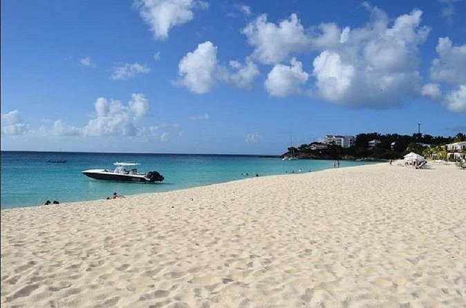 Anguilla - Discovery Speed Boat tour - Stop 1: Sandy Island’s Tiny Bay Snorkel Hour