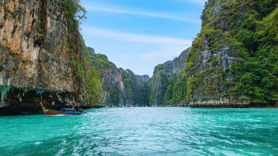 Ao Nang: Phi Phi Islands Speedboat or Catamaran Tour One day - The 7-hour rhythm: how the day actually moves