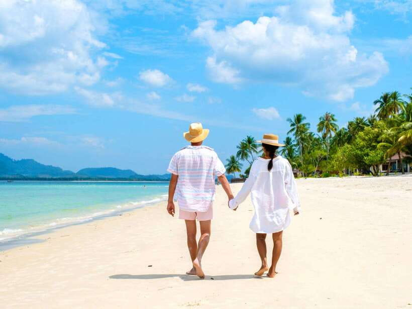 Ao Nang: Premium 4 Islands Snorkeling Tour by Speedboat - Thale Waek sandbar between Tup and Mor Islands: the walk you’ll remember