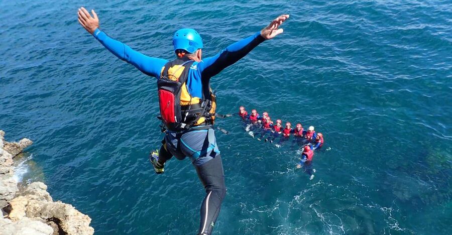 Arrábida: Setubal, Sesimbra Coasteering & Speedboat Tour - Jumping 2–8 meters: thrilling, guided, and built with alternatives