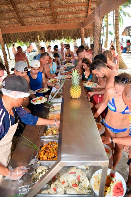 Bavaro: Saona Island Speedboat Tour with Open Bar - Snorkeling in Clear Water and Starfish Natural Pools