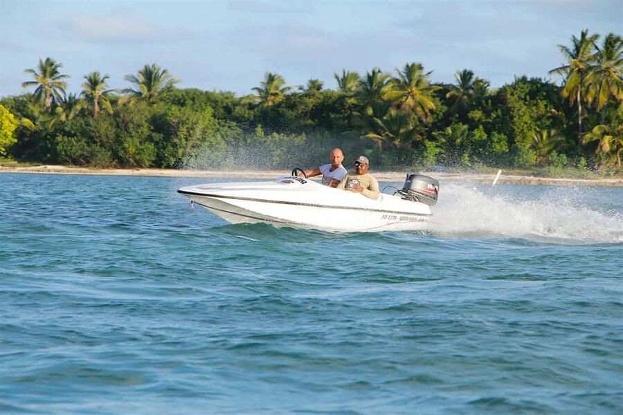 Bávaro: Speed Boat and Snorkeling Trip - Safety and the Small-Group Ride (12-Foot Boat, 30 HP)