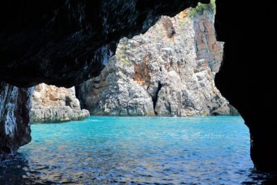 Blue Cave 3 hours GROUP tour with modern speedboat - Group size, skipper style, and what you can control