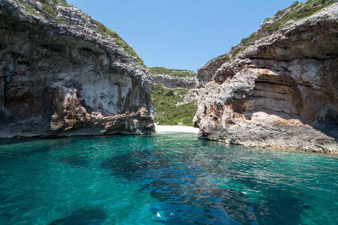 Blue Cave and Hvar 5 Islands speedboat tour | from Split&Trogir - Stop 2: Komiza, a working-fishermen port break