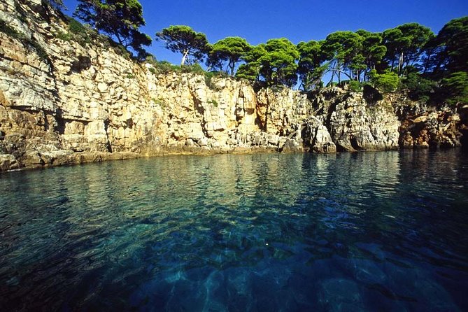 BLUE CAVE&GREEN CAVES /ŠUNJ beach Speedboat tour- WITH DRINKS - Green Caves snorkeling: beautiful passages, real-world cave tightness