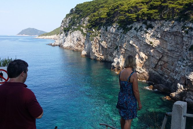 BLUE CAVE&GREEN CAVES /ŠUNJ beach Speedboat tour- WITH DRINKS - Drinks onboard: beer, wine, water, and juice for adults