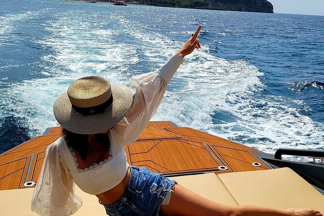 Blue cave & Hvar, 5 islands speed boat tour with unique boats from Split - Stiniva Cove: a quick hit of dramatic coast views