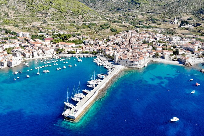 Blue cave, Mamma Mia and Hvar, 5 islands speedboat tour - Entering Biševo and the Blue Cave without the worst waiting