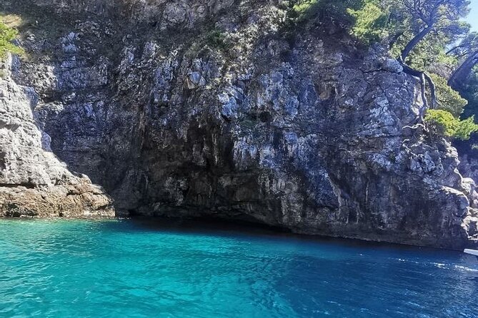 Blue & Green Cave,Sunj beach Small Group Tour with Speedboat - Koločep Island Stop One: The Blue Cave Swim (and Time to Enjoy It)