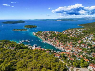 Blue Lagoon & Šolta Small-Group Boat Tour from Split - Meeting the crew and finding your starting point on Split’s west side