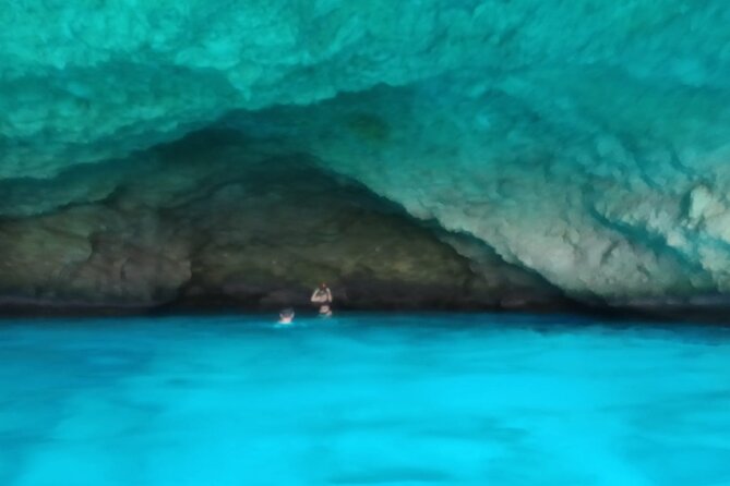Blue Room and Beach Tour Curacao by Speedboat - Value for $110: What’s Included Makes the Price Easier to Justify