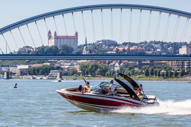 Bratislava by speedboat 1 Hour - Gear and comfort: windproof jackets and staying happy on deck