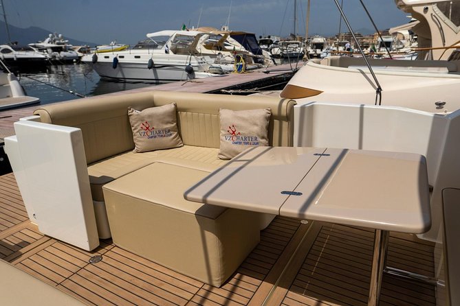 Capri Boat Tour from Sorrento - Speedboat 37ft - Capri land time at Marina Grande: how to use it well