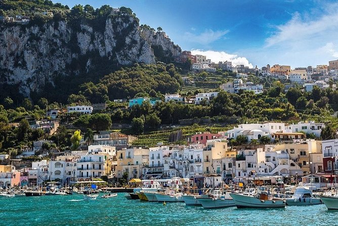 Capri Island Private Luxury Boat – Exclusive Scenic Day Tour - Lunch on your terms: restaurant meal vs. a Caprese sandwich on the go