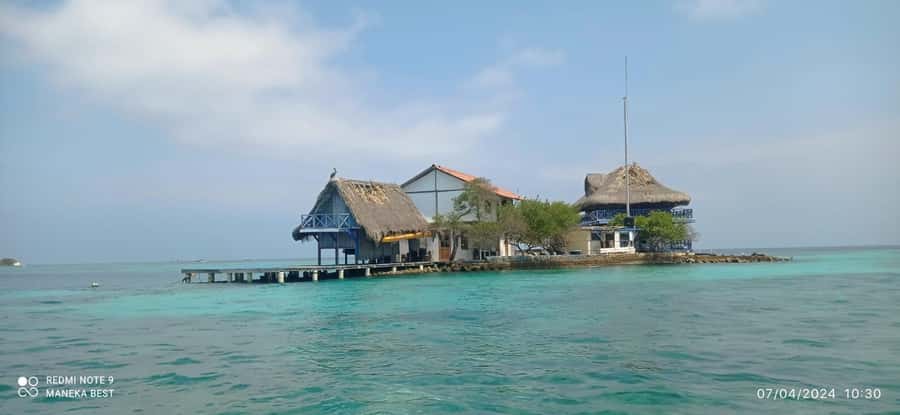 Cartagena: All-Inclusive Rosario Islands Speedboat Tour - Oceanarium or snorkeling: how that choice really works