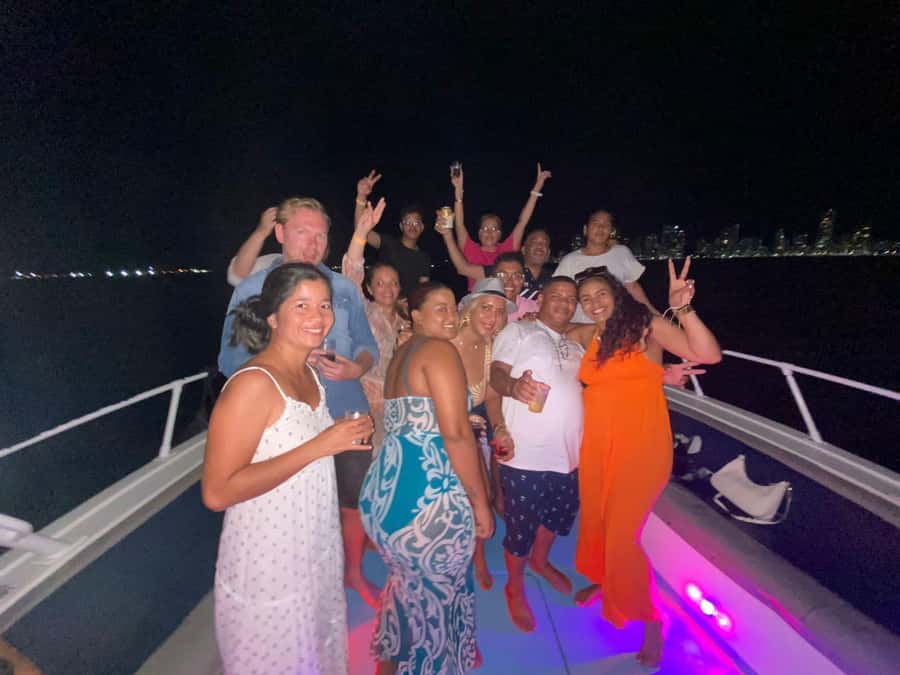 Cartagena: Speed Boat Party on the Bay with open bar - Muelle de los Pegasos: start time and how to find your boat