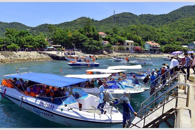 Cham Island Tour Snorkeling -Sunbathing - Nice Beach - Speedboat - Crowds and sellers: how to protect your sanity on the island