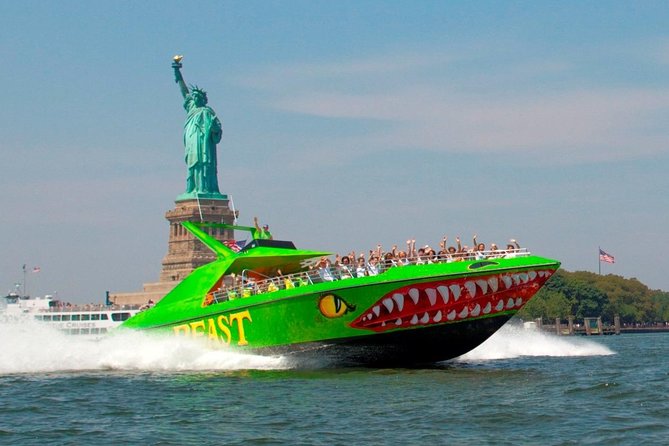 Circle Line: NYC BEAST Speedboat Ride - The Beast in motion: what a 30-minute 45 mph speedboat feels like