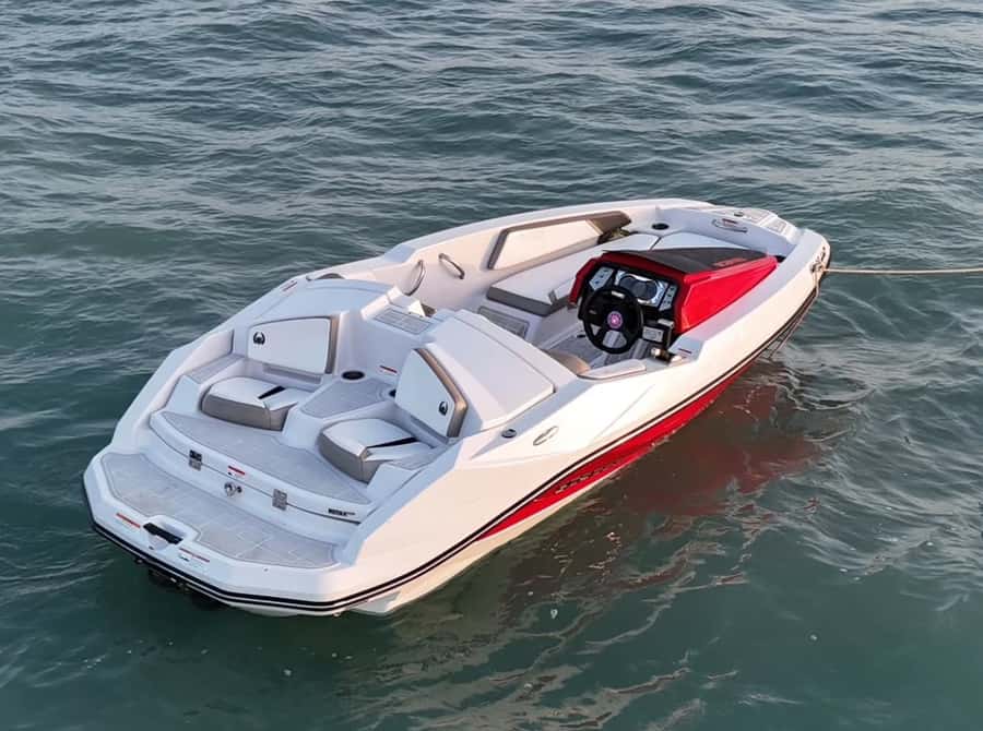 Doha: Speed Boat Adventure – 1 Hour Thrill Ride - Camp Time With Breakfast, Dinner, BBQ, and Water Breaks