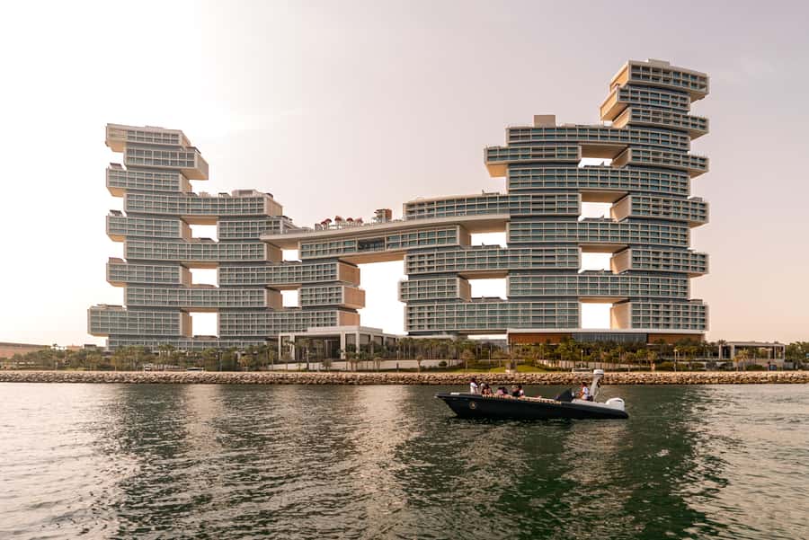 Dubai: 100-Min Speed Boat Tour, Atlantis & Burj Al Arab View - The Black Boats style: small group, fast views, real help