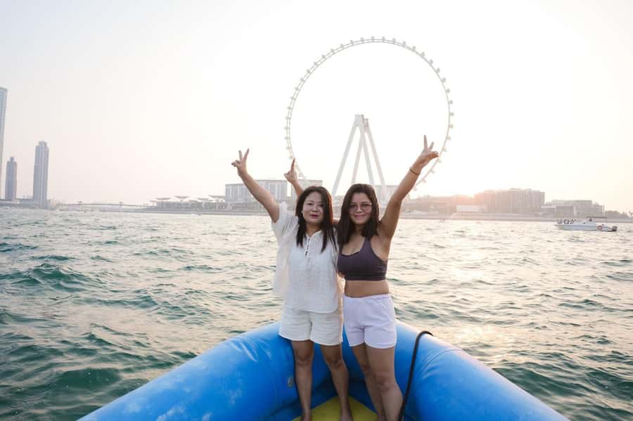 Dubai: Guided Speedboat Tour with City Sights & Ice Cream. - Atlantis photo time: a stop built for your best angle