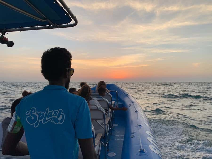 Dubai Marina : 1.5-Hour Atlantis Sightseeing Speedboat Tour - Photo Stops, Guide Energy, and Those Fun Maneuvers