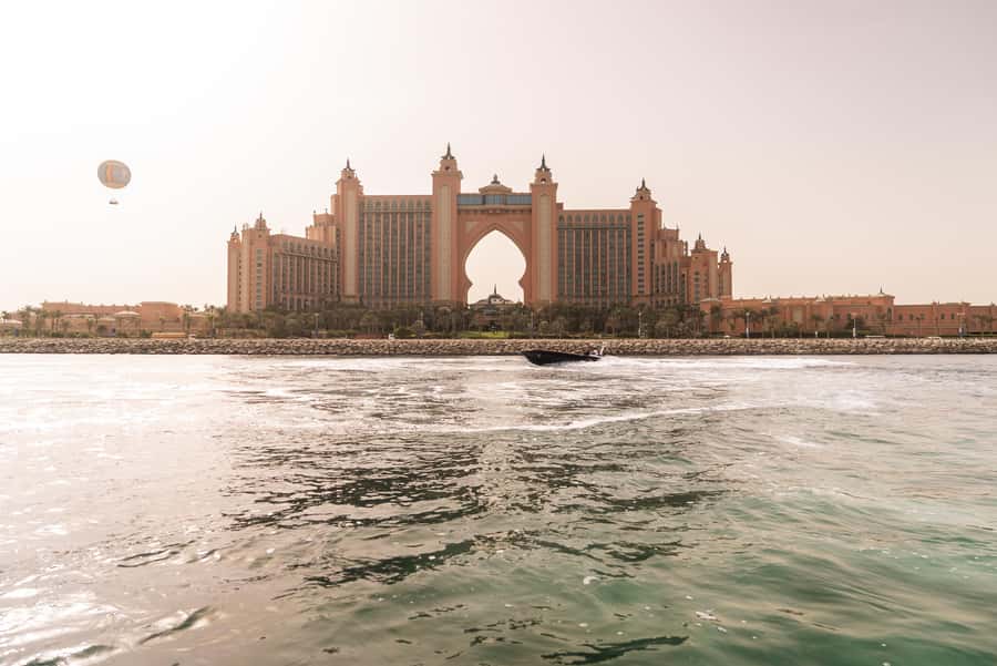 Dubai Marina: 1-Hour Luxury Sightseeing Speedboat Tour - Getting to The Black Boats at Dubai Marina Yacht Club (and not starting late)