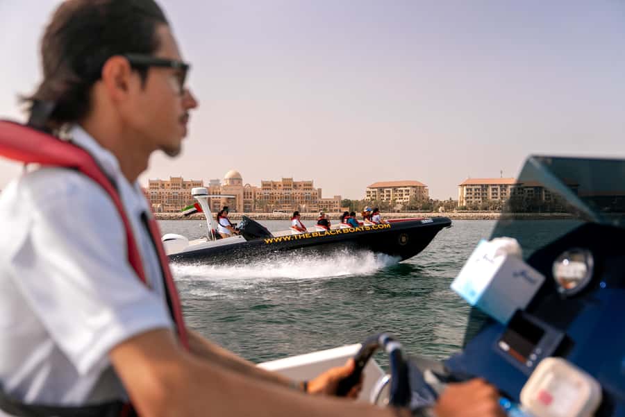 Dubai Marina: 1-Hour Luxury Sightseeing Speedboat Tour - The ride itself: speed, bumps, and how to dress for comfort