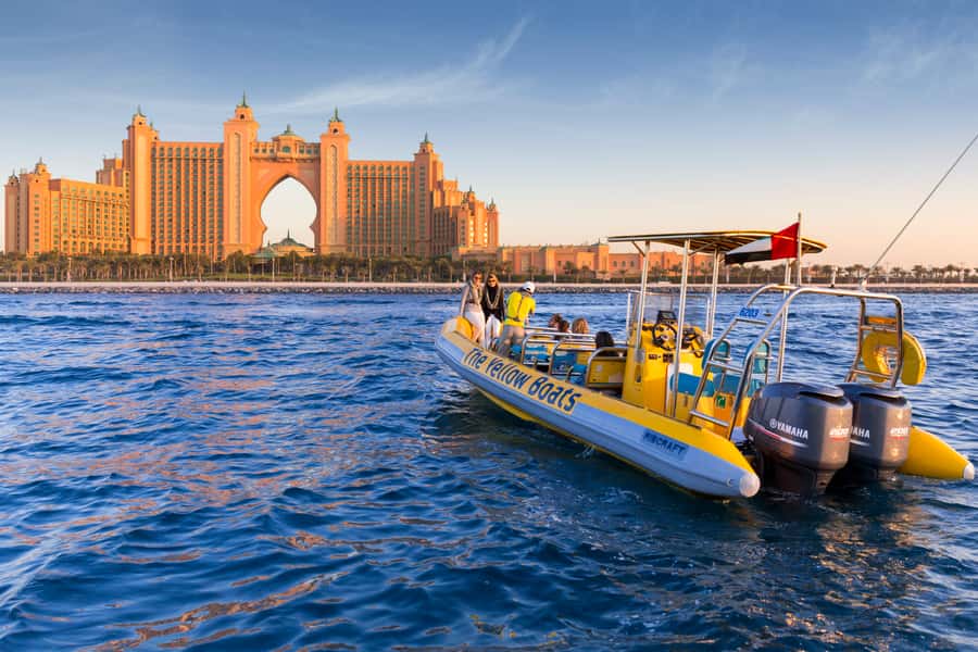 Dubai Marina: Guided Sightseeing Tour by Speedboat - Key things that make this tour work