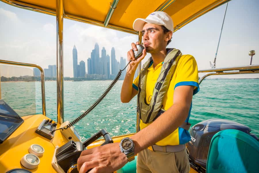 Dubai Marina: Guided Sightseeing Tour by Speedboat - Photo strategy: how to get great shots at every stop