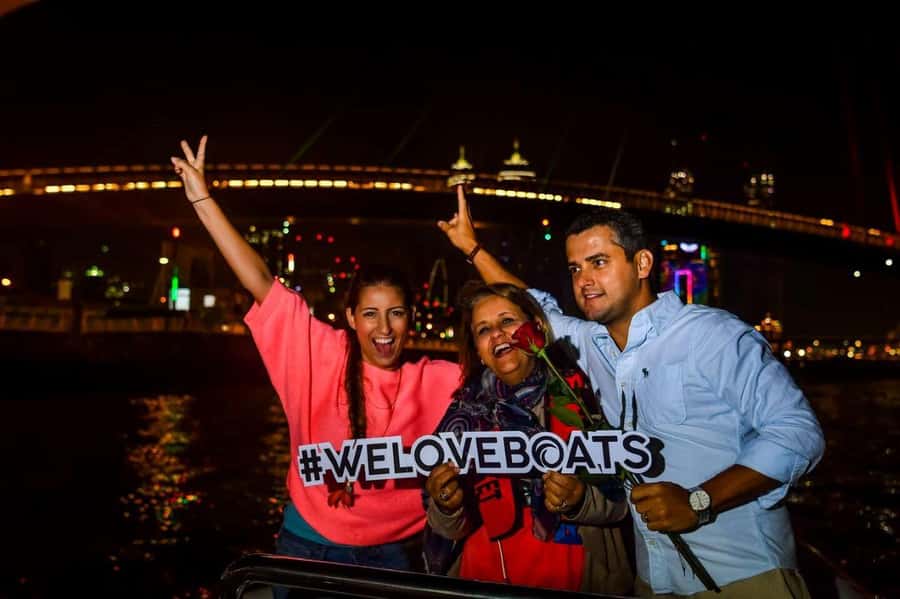 Dubai - New Year's Eve Fireworks show on a Speedboat - The Atlantis and Palm-area sightseeing moment before the show