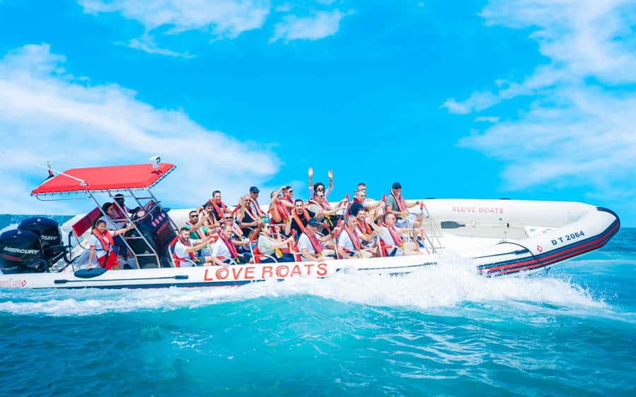 Dubai: Sightseeing Speedboat Tour with Live Tour Guide - Landmark stops that make sense, not just passing views