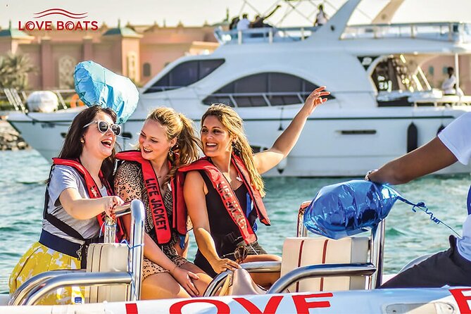 Dubai Speed Boat Tours: Marina, Atlantis and Burj Al Arab - Comfort and Safety: What the Included Gear Actually Changes