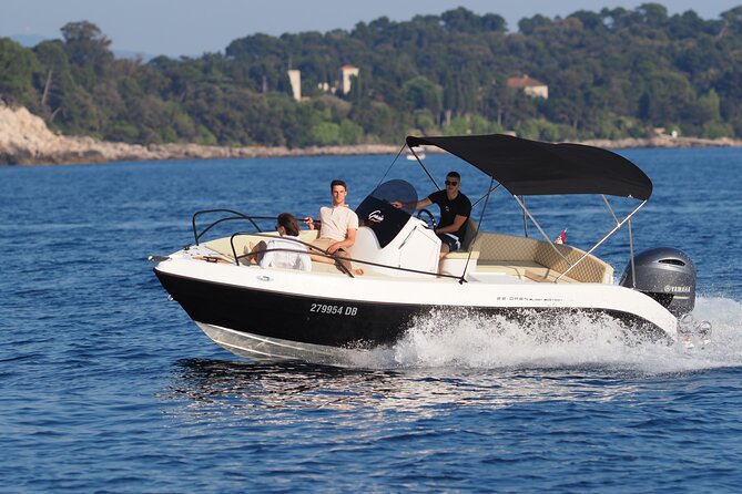 Dubrovnik:Blue cave and sandy beach Sunj with a private speedboat - Onboard comfort: snacks, drinks, and the captain’s tone