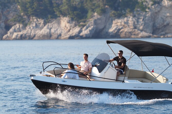 Dubrovnik:Blue cave and sandy beach Sunj with a private speedboat - Getting on board: the simple Dubrovnik meeting point
