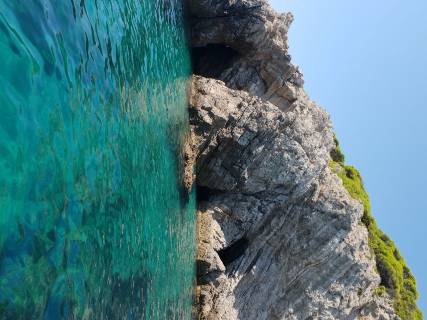 Dubrovnik: Blue Cave Tour by Speedboat - Where You Meet: Knjižnica za društvene znanosti and the Red Shirt Tip