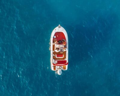 Dubrovnik:Elaphiti Islands and caves Private Speedboat Tour - The boat setup: drinks, shower, and gear where you need it